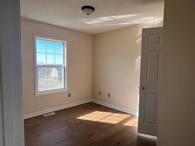 129 Meadowlark Dr — Photo 7