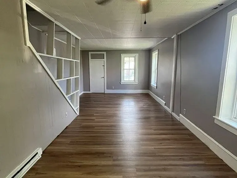 204 N 2nd St — Photo 9