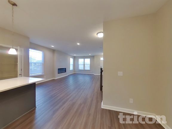 4th image of 303 Thomas Point Dr