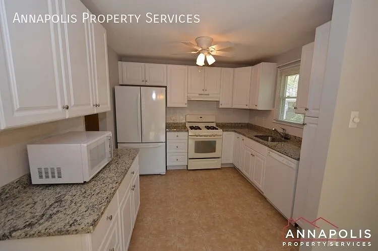 556 arundel drive — Photo 3