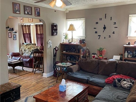 5th image of 179 E Mapledale Ave