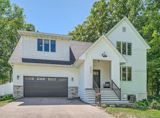 3555 Crystal Pl, Wayzata, MN 55391