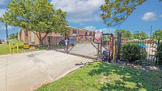1st image of 3242 Bonnie Dr #105