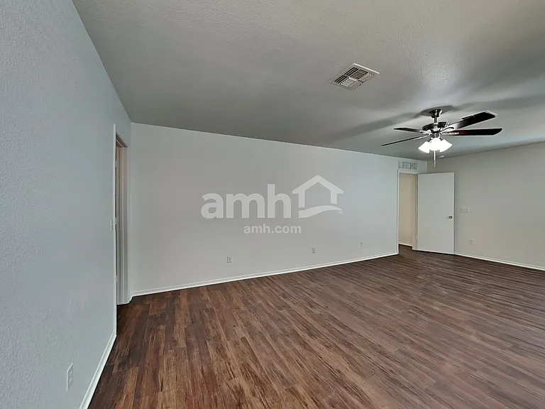 16923 W Central St — Photo 13