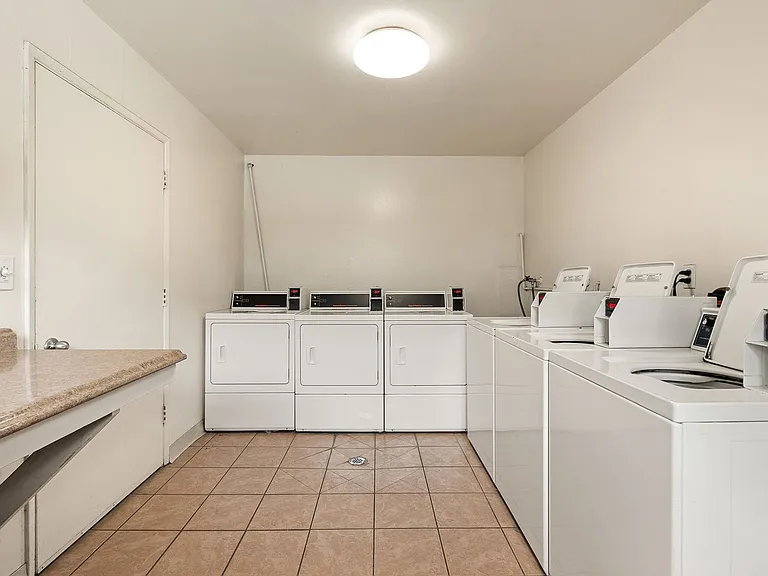 Downey Court Apartments — Photo 7
