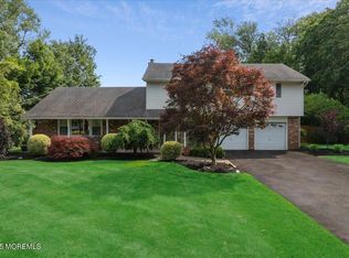 19 Meadowbrook Ln, Freehold, NJ 07728