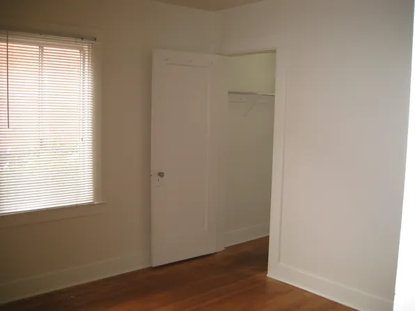 889 Lighthouse Ave, Pacific Grove, CA 93950