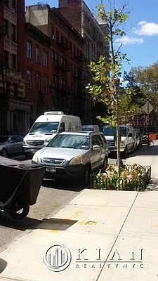 Rented by Kian Realty | media 14