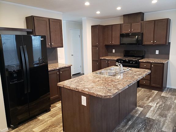 2nd image of 3605 Pinoak St