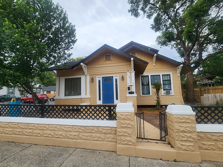 214 Cresap St — Photo 1