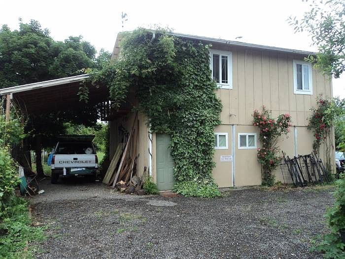 detached garage