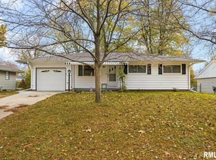 5710 N Monterey Ct, Peoria, IL 61614