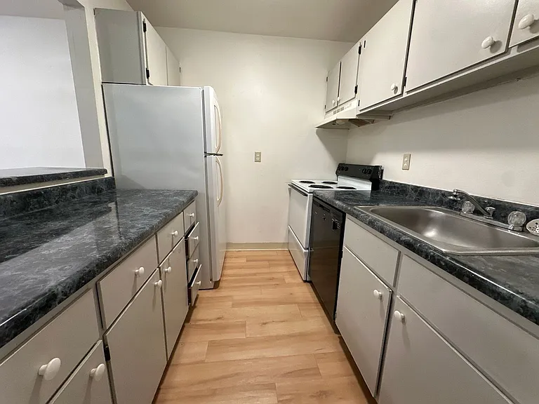 University Park Apartments near Cornell University — Photo 104