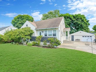 40 Doolittle Street, Brentwood, NY, 11717
