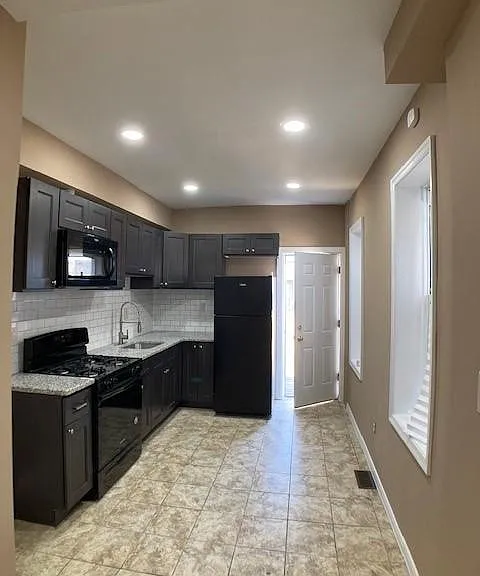 207 E Cambria St — Photo 19