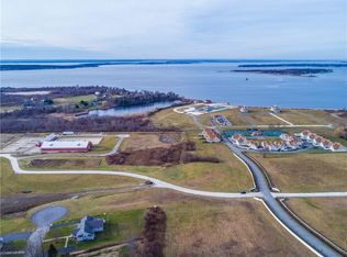 013 Newport Beach Dr, Portsmouth, RI 02871