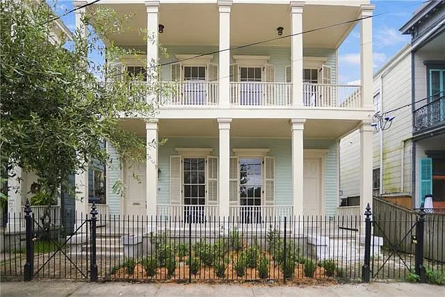 2 bed, 2.0 bath, 1025 sqft, $2,700 — Photo 1