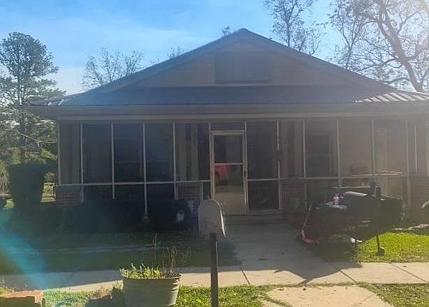 2nd image of 315 Park Cir
