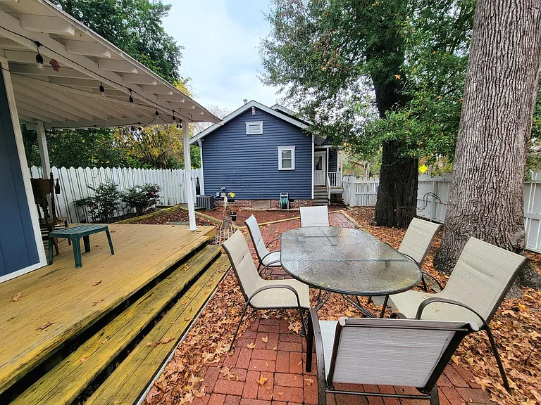 2020 Wolcott Ave — Photo 16