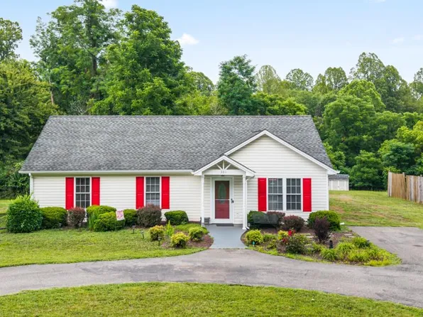 301 Lakeview Dr, Madison Heights, VA 24572