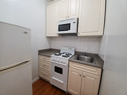 Rented by Corcoran | media 8