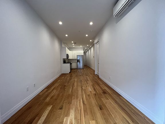 2nd image of 315 W 103rd St APT 3