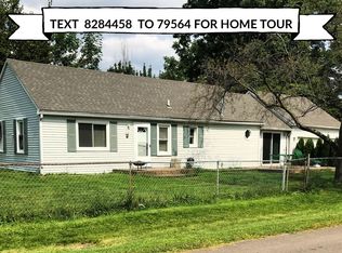 2910 Stennett St, Keego Harbor, MI 48320