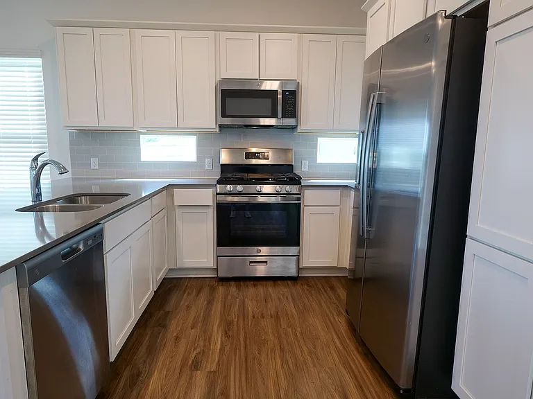 1321 Weatherford Ln — Photo 9