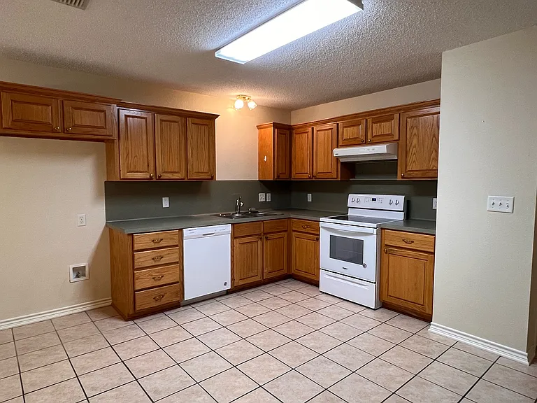 309 Laird Ln #105 — Photo 24