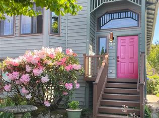 319 N 72nd St, Seattle, WA 98103