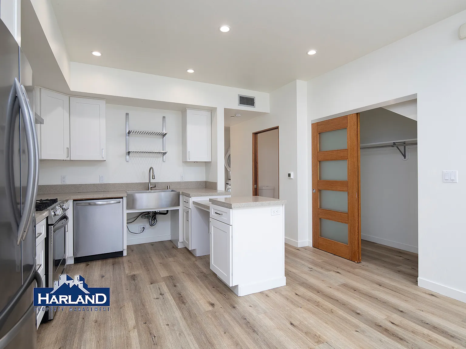 3333 Reynard Way - 3 — Photo 4