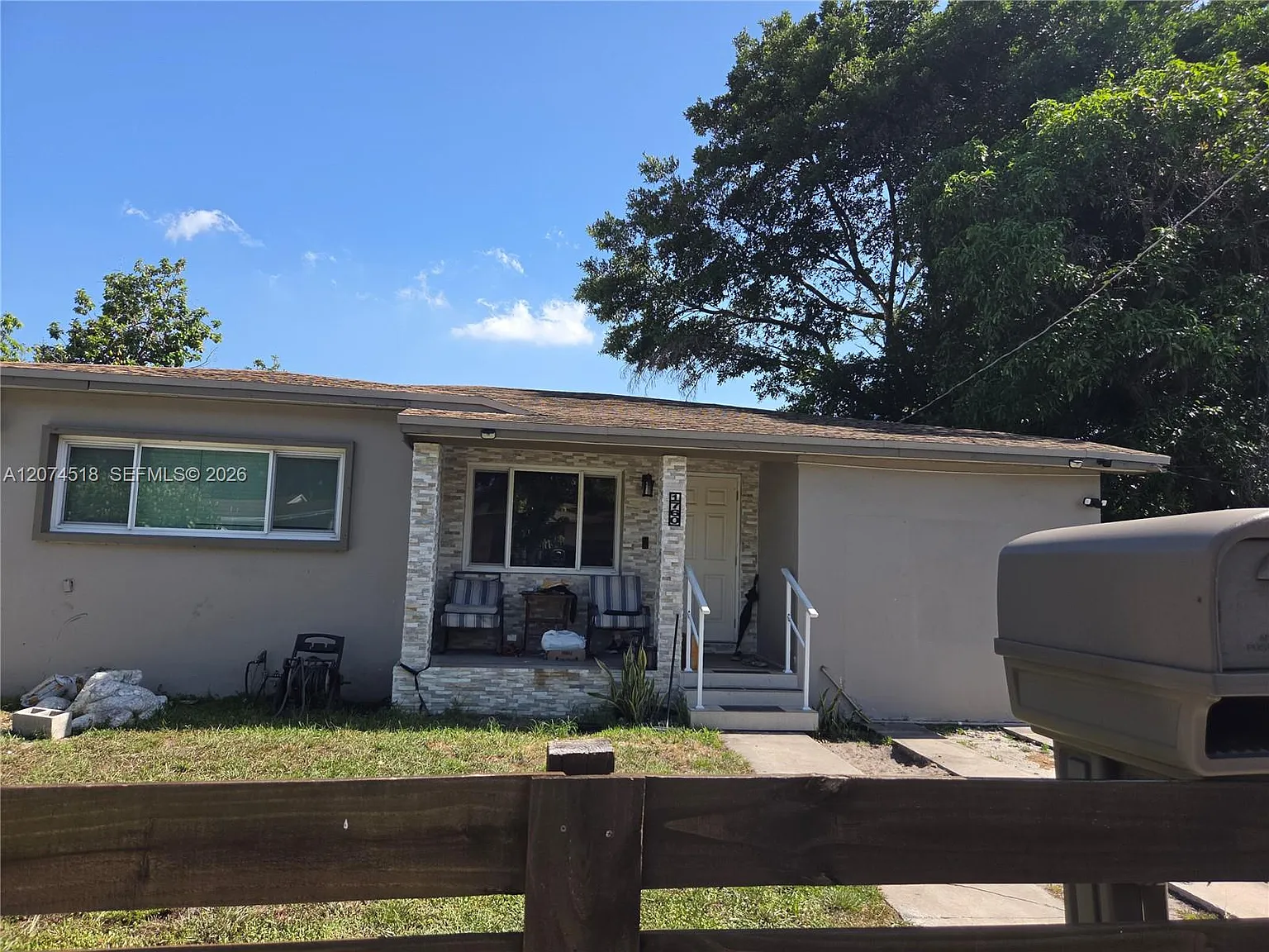 Floral Pk 1st Amd — Photo 1