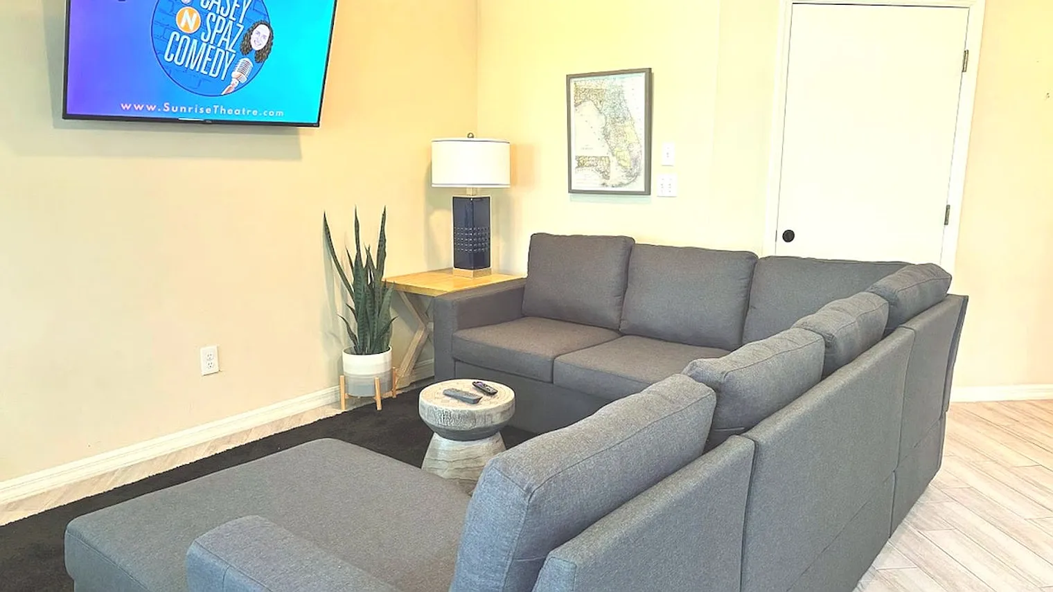 2 bed, 1.0 bath, $4,530 — Photo 1