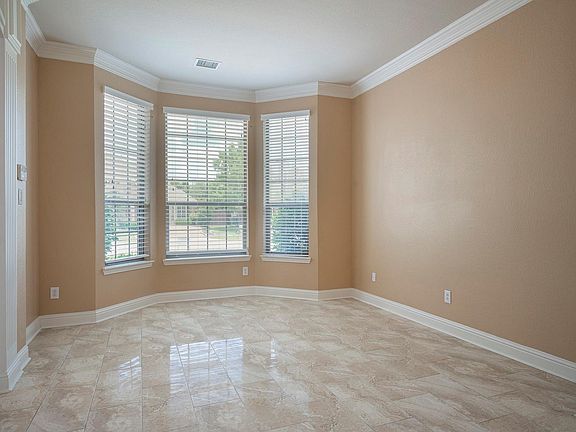 4th image of 4513 The Landings Ct