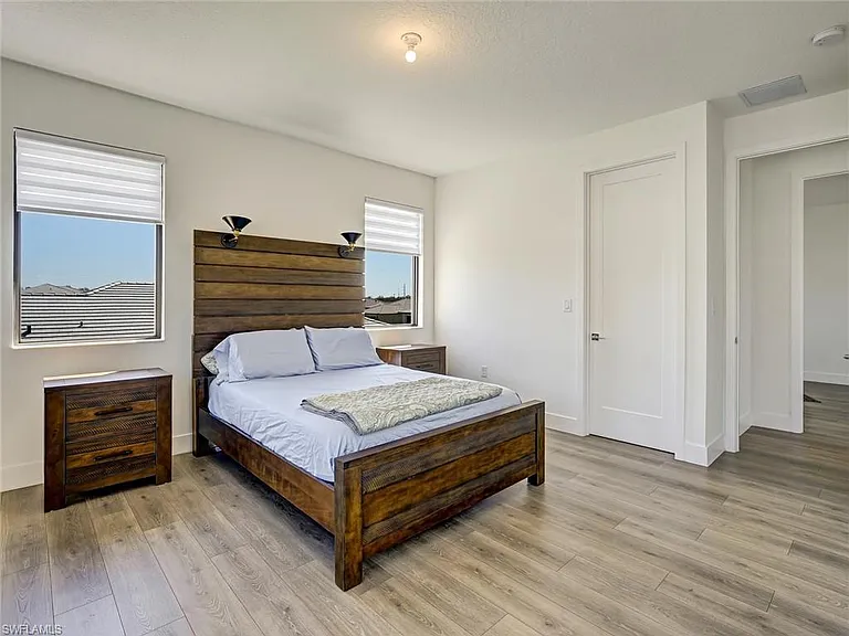 5126 Penella Ave — Photo 39