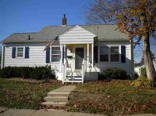 1408 W 11th St, Waterloo, IA 50702