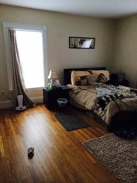 4 bed, $4,000 — Photo 4