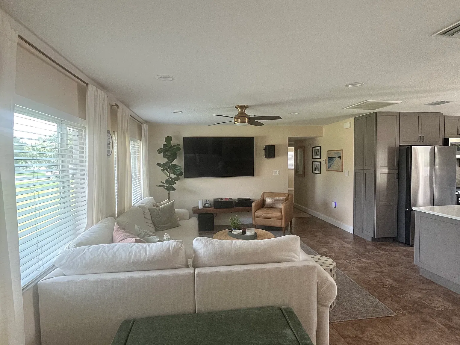 3 bed, 1350 sqft, $2,800 — Photo 2