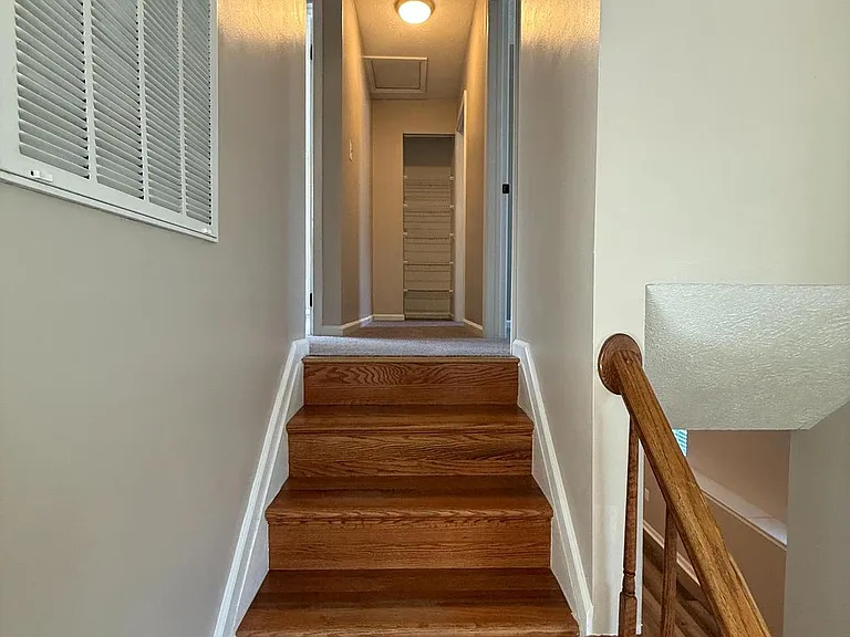 805 London Ct — Photo 24