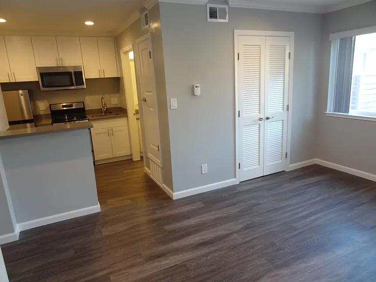 Los Altos Court — Photo 20