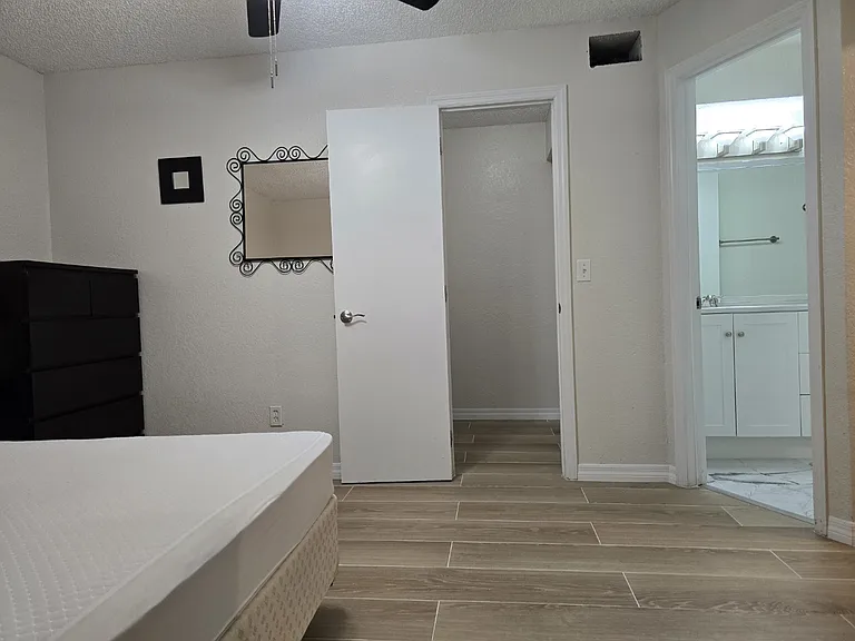5100 Conroy Rd #117 — Photo 2