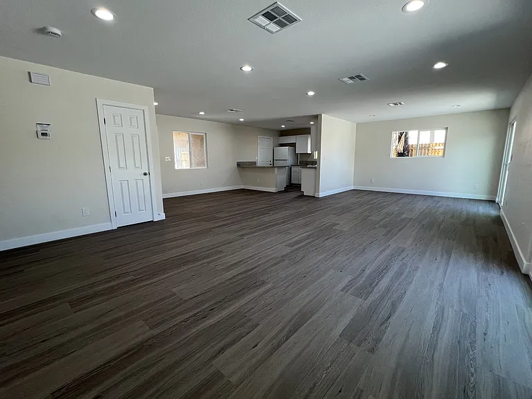 3608 W Bonanza Rd — Photo 22