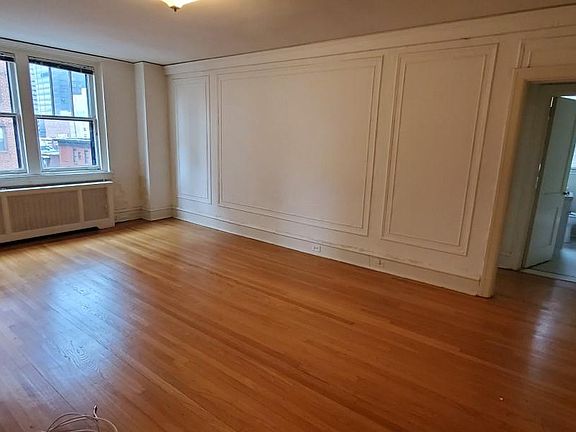 5th image of 2100-10 Walnut St #6C
