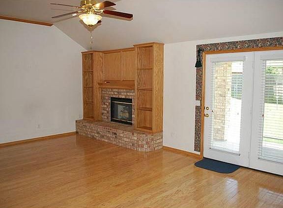 5th image of 3308 Oakbrook Dr