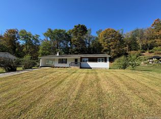 661 Traver Rd, Pleasant Valley, NY 12569