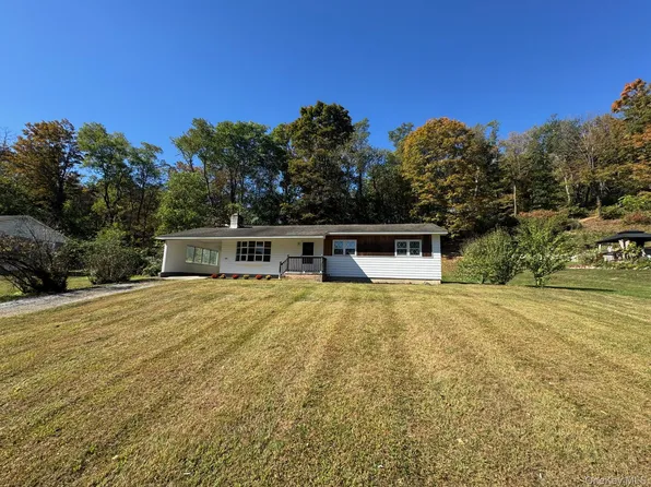 661 Traver Road, Pleasant Valley, NY 12569