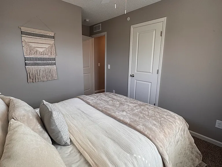 7561 Woods Edge Blvd — Photo 30