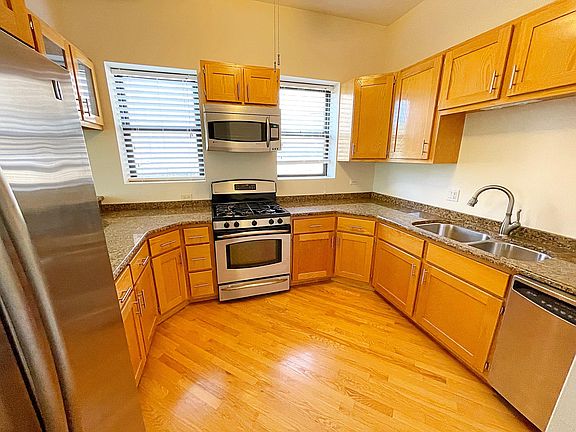 5th image of 1139 E Hyde Park Blvd APT 3