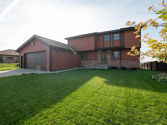 2nd image of 208 Glenwood Ct