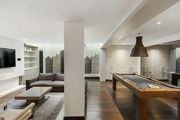 Sold by Compass | media 25